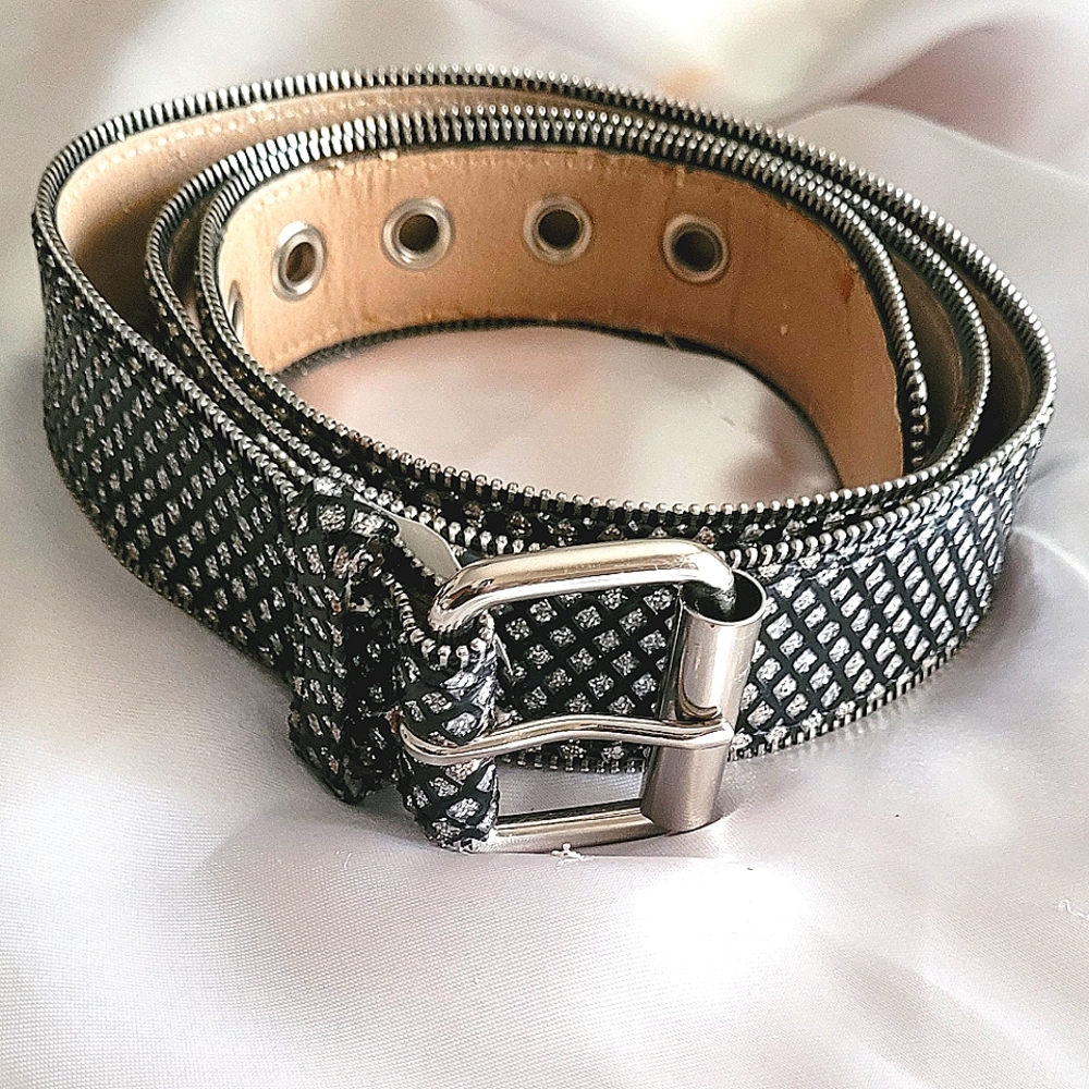 Zipper Edge Black/Silver Belt